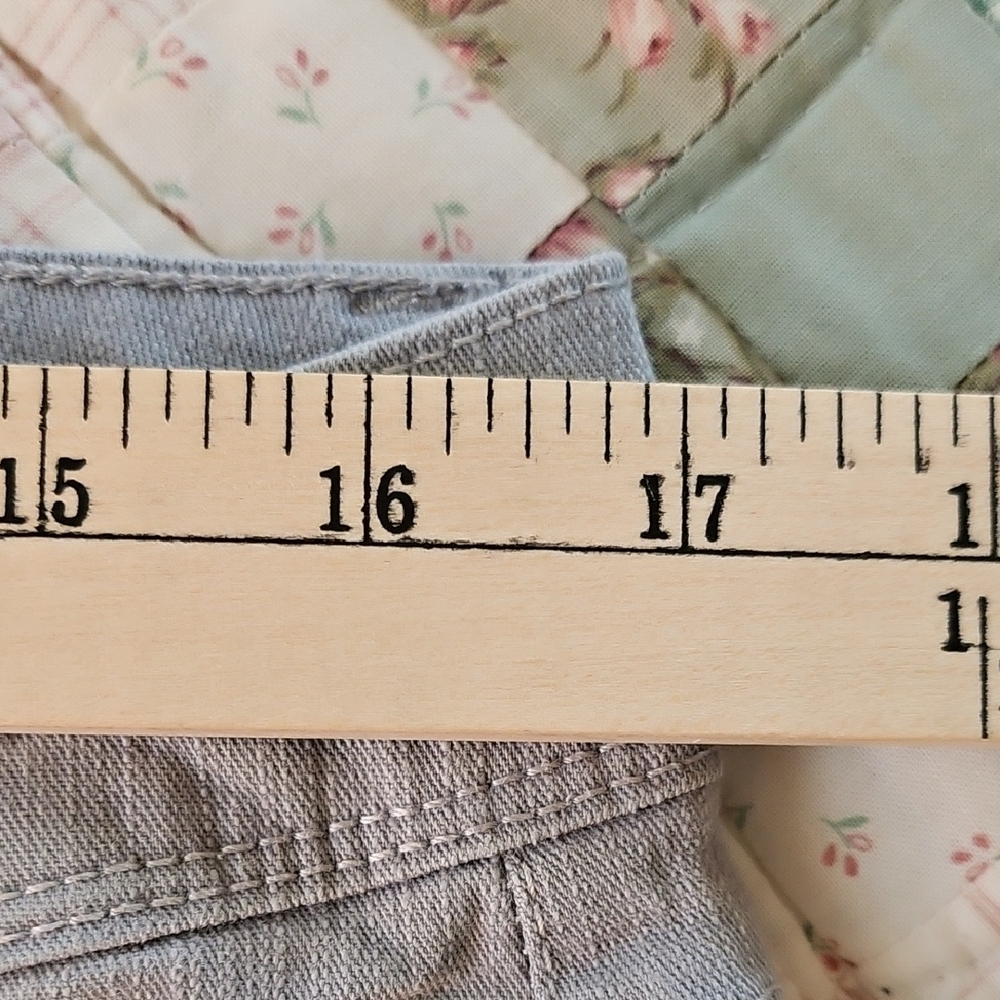 Gloria Vanderbilt Light Gray Marnie Cuffed Skimmer Capri - Picture 10 of 13